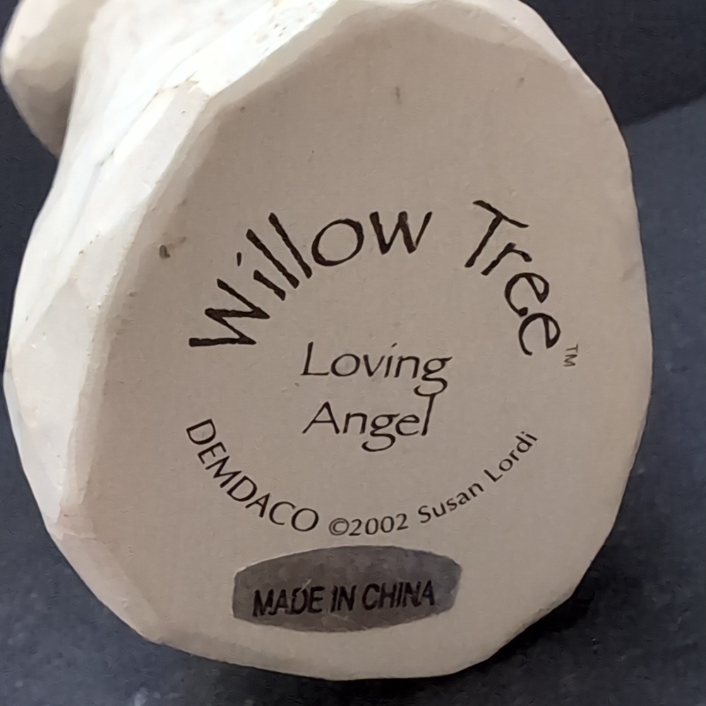 Willow Tree 2002 Loving Angel Figurine. - Picture 7 of 8